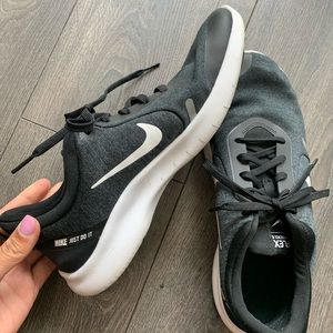 Nike Flex Experience 8 Running Shoe Size 10